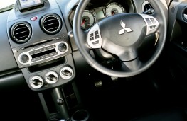 Mitsubishi Colt Juro, dash