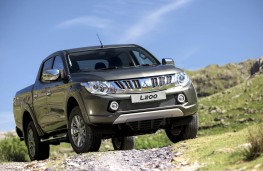 Mitsubishi L200, front static