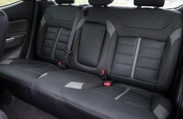 Mitsubishi L200, rear seats