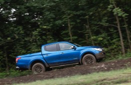 Mitsubishi L200 Barbarian, side