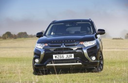 Mitsubishi Outlander PHEV, front