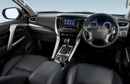 Mitsubishi Shogun Sport, 2018, interior