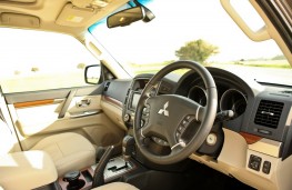 Mitsubishi Shogun fascia