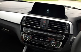 BMW M240i, 2017, display screen