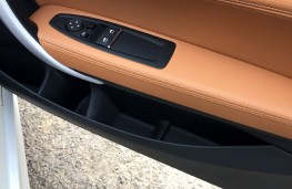 BMW M240i, 2017, door pocket