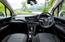 Vauxhall Mokka X, 2016, dashboard