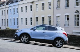 Vauxhall Mokka, side