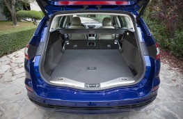 Ford Mondeo Estate, boot, maximum
