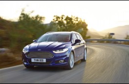 Ford Mondeo Estate, front