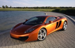 McLaren MP4 12C, front