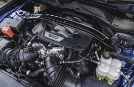 Ford Mustang GT Fastback, 2025, engine