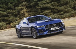Ford Mustang GT Fastback, 2025, front