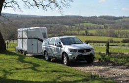 SsangYong Musso, 2017, towing horsebox