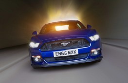 Ford Mustang, front