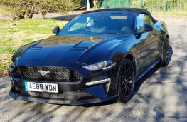 Ford Mustang 5.0 V8 GT Convertible, front