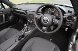 Mazda MX-5, roadster coupe, interior