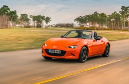 Mazda MX-5 30th Anniversary Edition, 2019, front, action 2