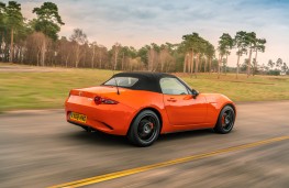 Mazda MX-5 30th Anniversary Edition, 2019, rear, hood up