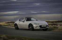 Mazda MX-5 RF, 2025, front, action