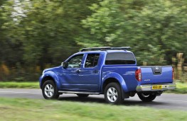 Nissan Navara, rear