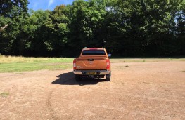 Nissan NP300 Navara, rear