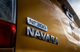 Nissan NP300 Navara, badge