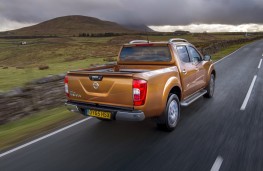 Nissan NP300 Navara, rear, action