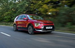 Kia Niro HEV, 2026, front, action