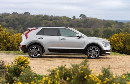 Kia Niro PHEV, 2025, side