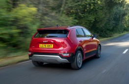 Kia Niro HEV, 2026, rear, action