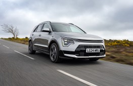 Kia Niro PHEV, 2025, front