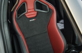 Nissan Juke Nismo RS, front seat 