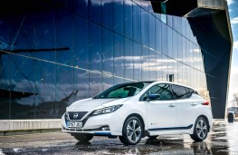 Nissan Leaf, front