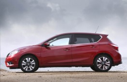 Nissan Pulsar, side static