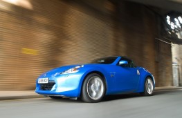 Nissan 370Z Roadster, action