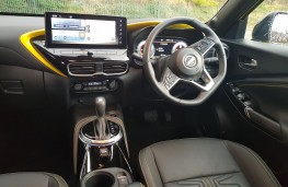 Nissan Juke N-Sport Hybrid, 2025, interior