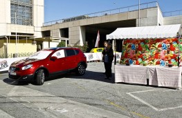 Nissan Qashqai blind driving exercise, market