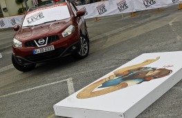 Nissan Qashqai, blind driving exercise, manoeuvring