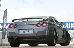 Nissan GT-R, rear
