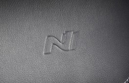 Hyundai i30 N Line, 2018, seat logo
