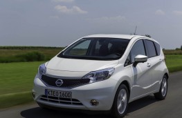 Nissan Note, upright