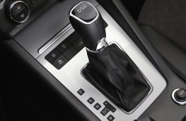Skoda Octavia 1.0 TSI, DSG auto gear lever