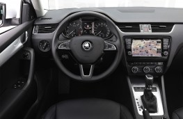 Skoda Octavia 1.0 TSI, interior, auto