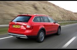 Skoda Octavia Estate Scout, rear, action