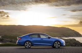 Skoda Octavia Hatch vRS, 2025, side