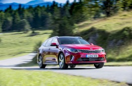 Kia Optima Sportswagon GT Line S, front