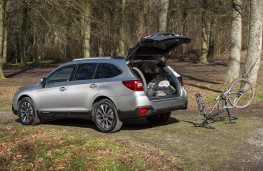 Subaru Outback, boot open