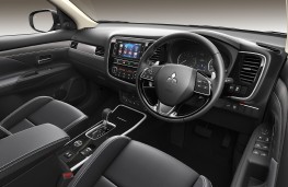 Mitsubishi Outlander, interior