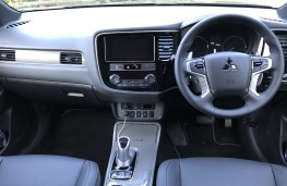 Mitsubishi Outlander, 2018, interior