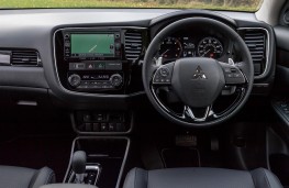 Mitsubishi Outlander, interior